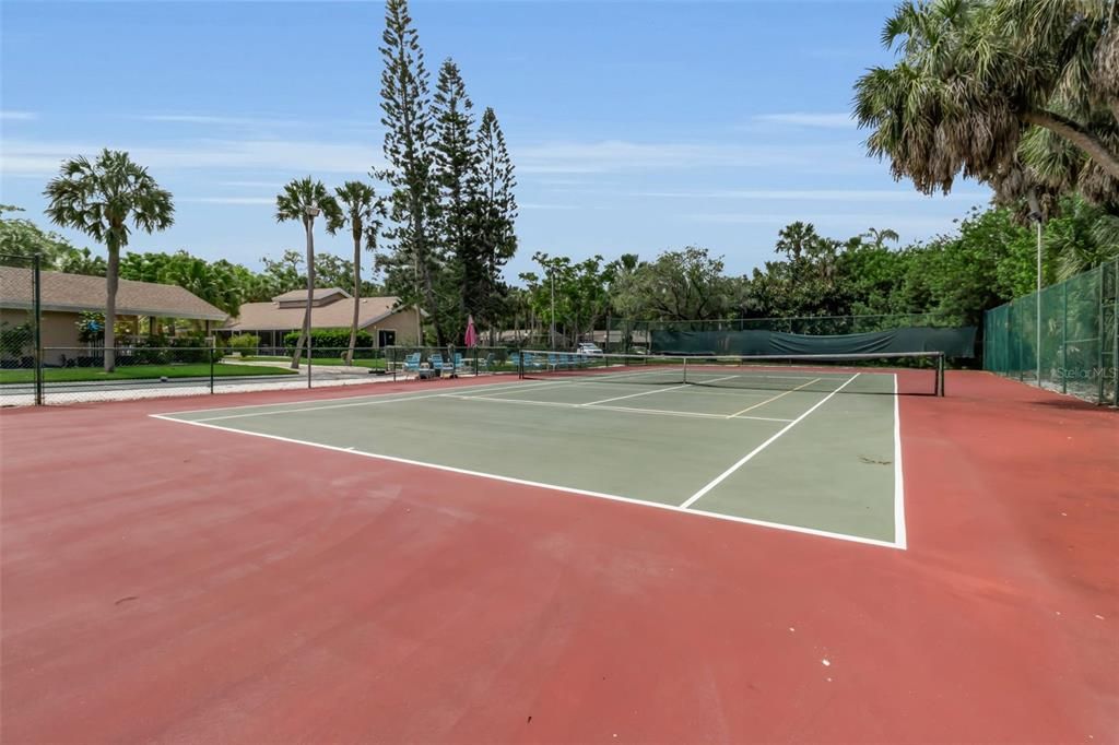For Sale: $199,000 (2 beds, 2 baths, 1197 Square Feet)