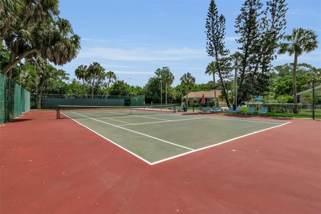 For Sale: $199,000 (2 beds, 2 baths, 1197 Square Feet)