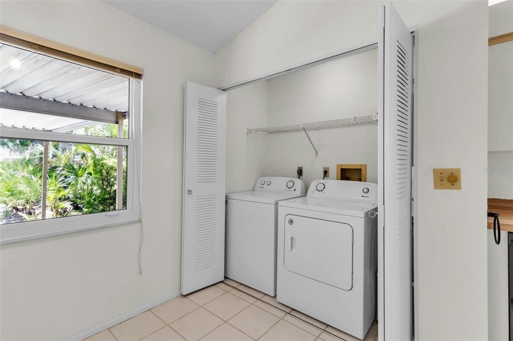 For Sale: $199,000 (2 beds, 2 baths, 1197 Square Feet)