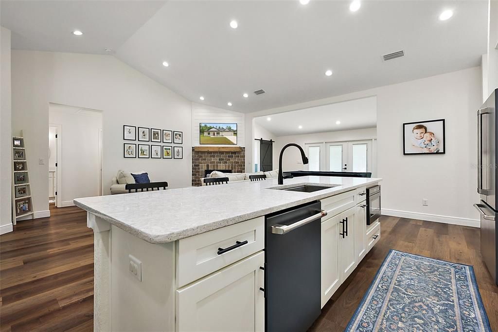 For Sale: $579,999 (3 beds, 2 baths, 1865 Square Feet)