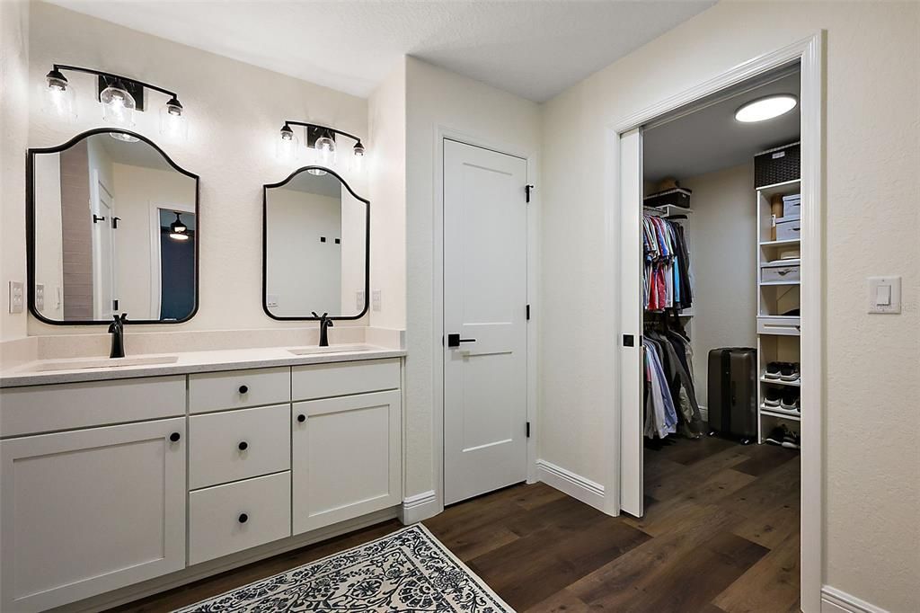 For Sale: $579,999 (3 beds, 2 baths, 1865 Square Feet)