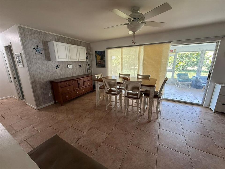 В аренду: $1,750 (2 спален, 2 ванн, 1564 Квадратных фут)