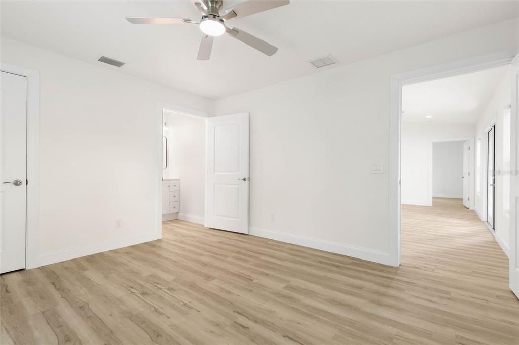 For Sale: $379,000 (3 beds, 3 baths, 1680 Square Feet)