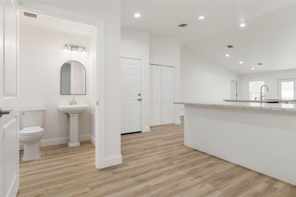 For Sale: $379,000 (3 beds, 3 baths, 1680 Square Feet)