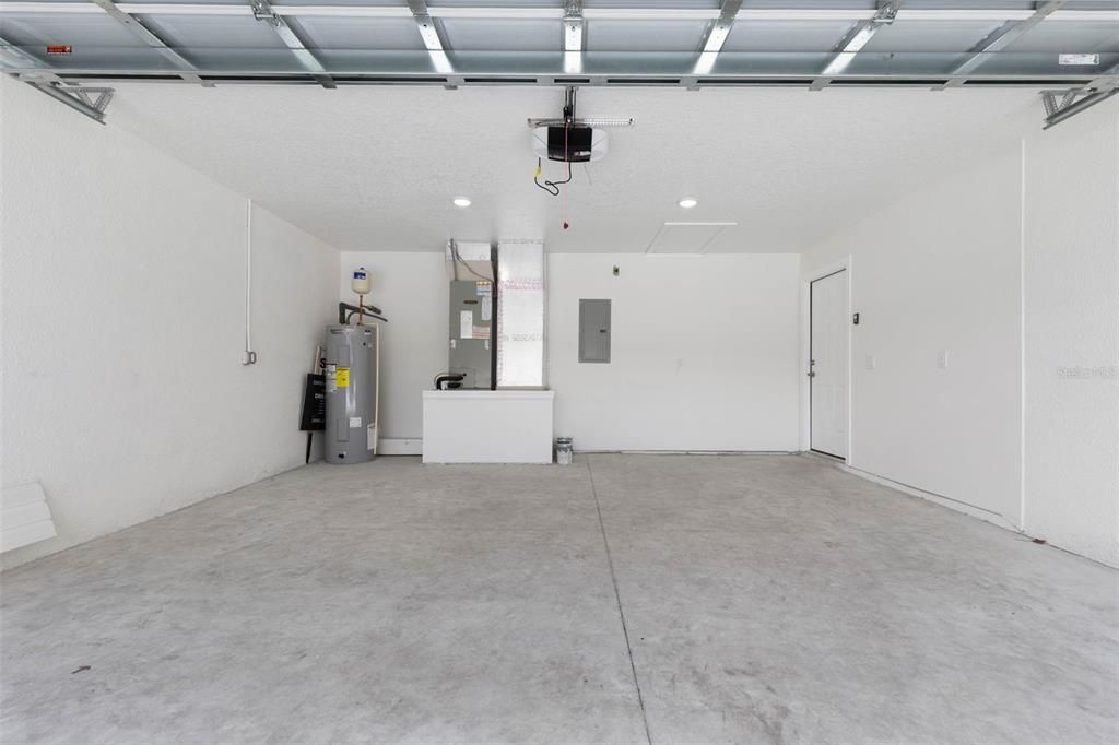 For Sale: $379,000 (3 beds, 3 baths, 1680 Square Feet)