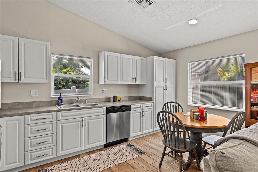 For Sale: $1,250,000 (4 beds, 3 baths, 2031 Square Feet)