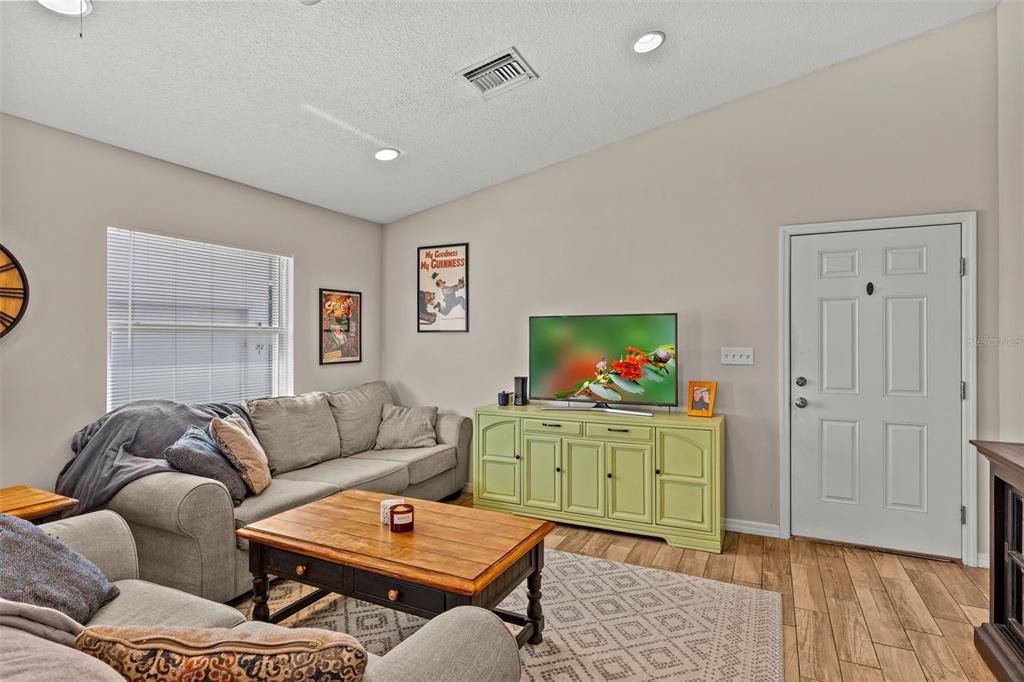 For Sale: $1,250,000 (4 beds, 3 baths, 2031 Square Feet)