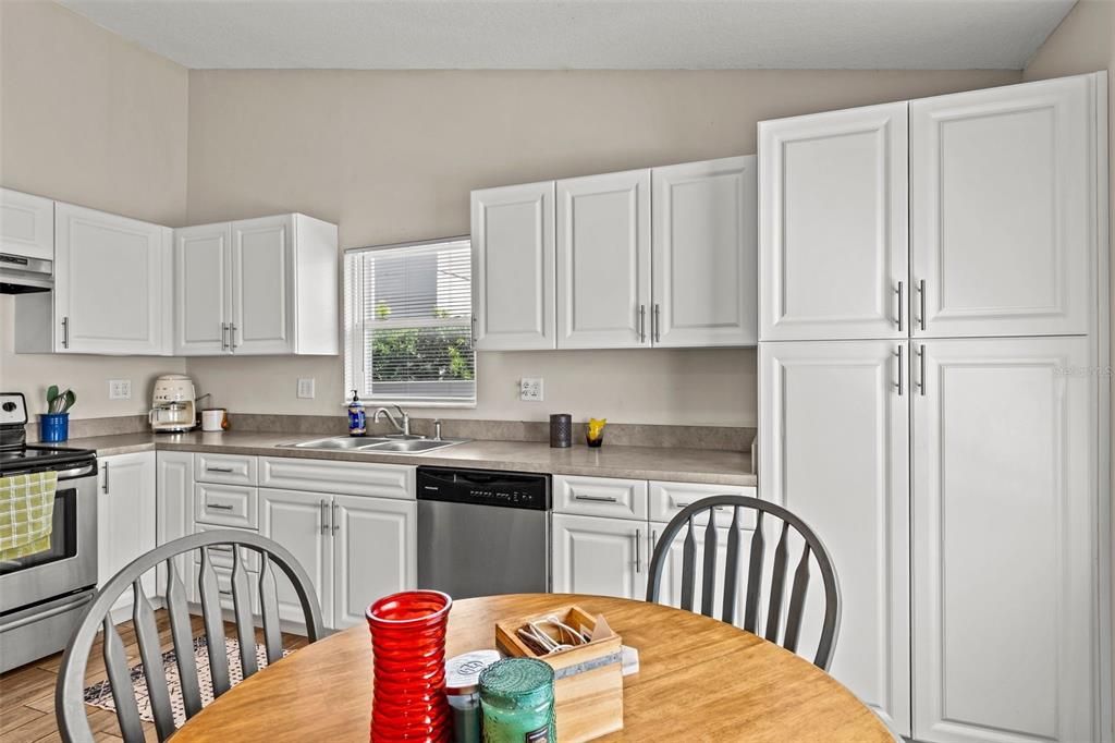 For Sale: $1,250,000 (4 beds, 3 baths, 2031 Square Feet)