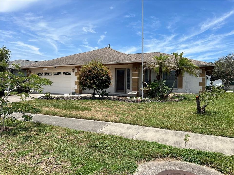 For Sale: $349,900 (3 beds, 2 baths, 1714 Square Feet)