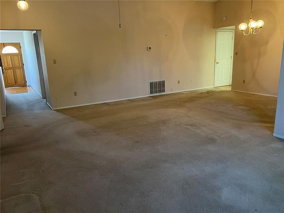 For Sale: $349,900 (3 beds, 2 baths, 1714 Square Feet)