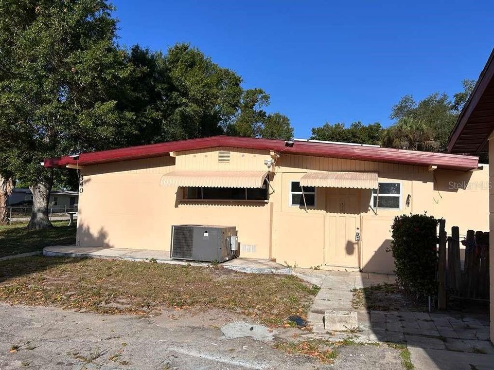 For Rent: $2,600 (3 beds, 2 baths, 1169 Square Feet)