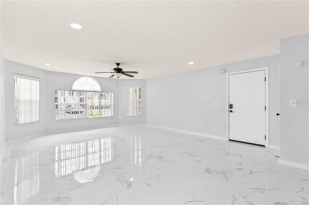 待售: $199,000 (3 贝兹, 2 浴室, 1350 平方英尺)