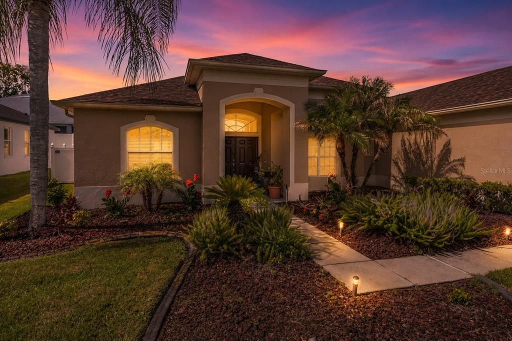 For Sale: $590,000 (4 beds, 3 baths, 2585 Square Feet)