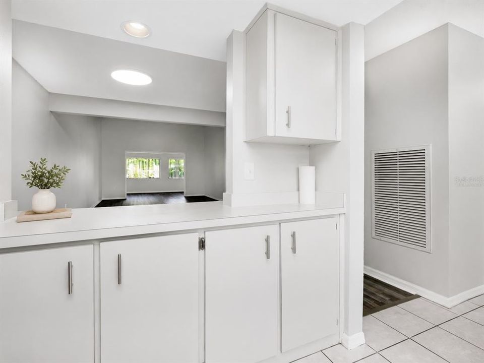 Active With Contract: $169,900 (2 beds, 2 baths, 1605 Square Feet)