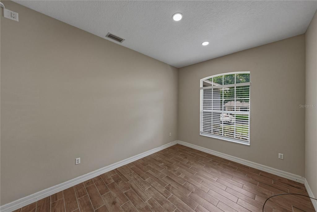 For Sale: $529,900 (4 beds, 2 baths, 2619 Square Feet)