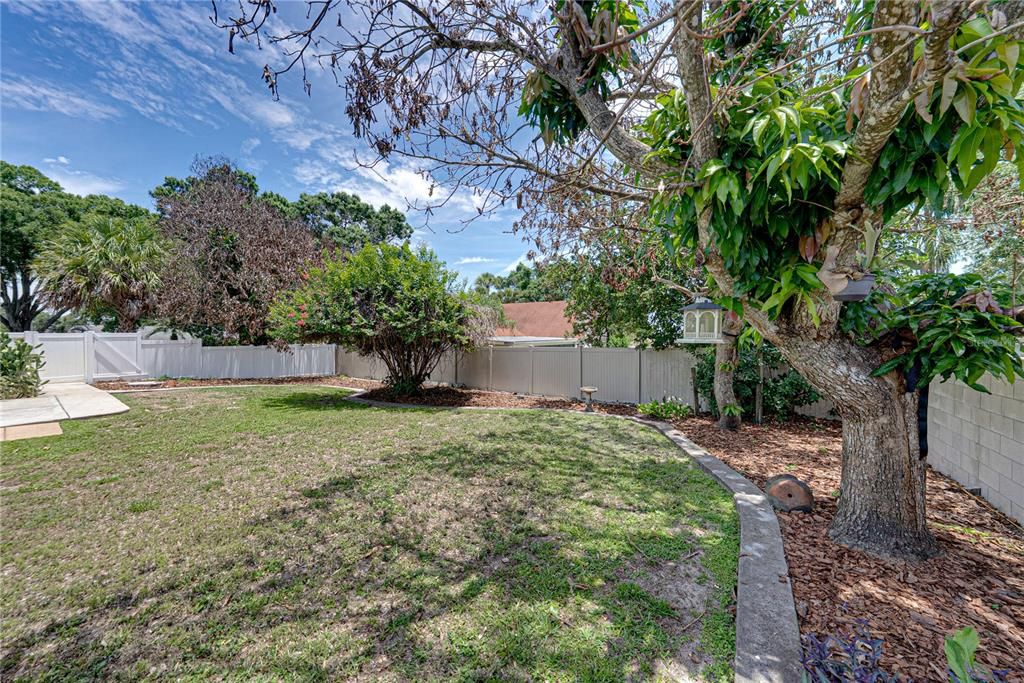For Sale: $529,900 (4 beds, 2 baths, 2619 Square Feet)