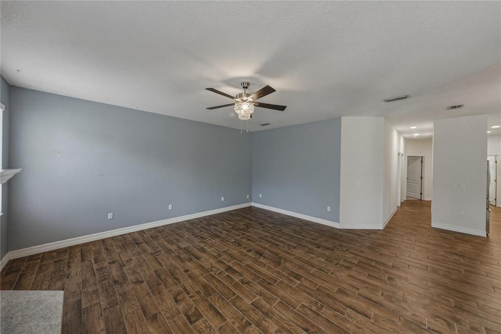 For Sale: $529,900 (4 beds, 2 baths, 2619 Square Feet)