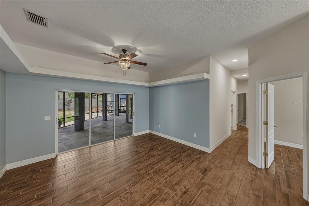 For Sale: $529,900 (4 beds, 2 baths, 2619 Square Feet)