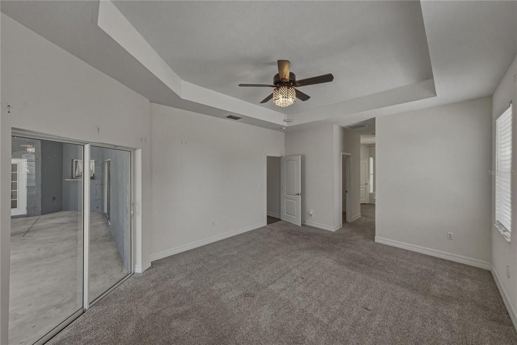 For Sale: $529,900 (4 beds, 2 baths, 2619 Square Feet)