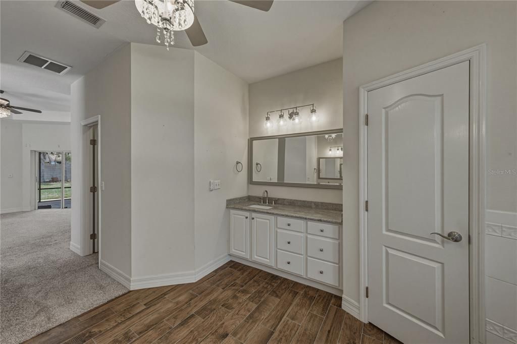 For Sale: $529,900 (4 beds, 2 baths, 2619 Square Feet)