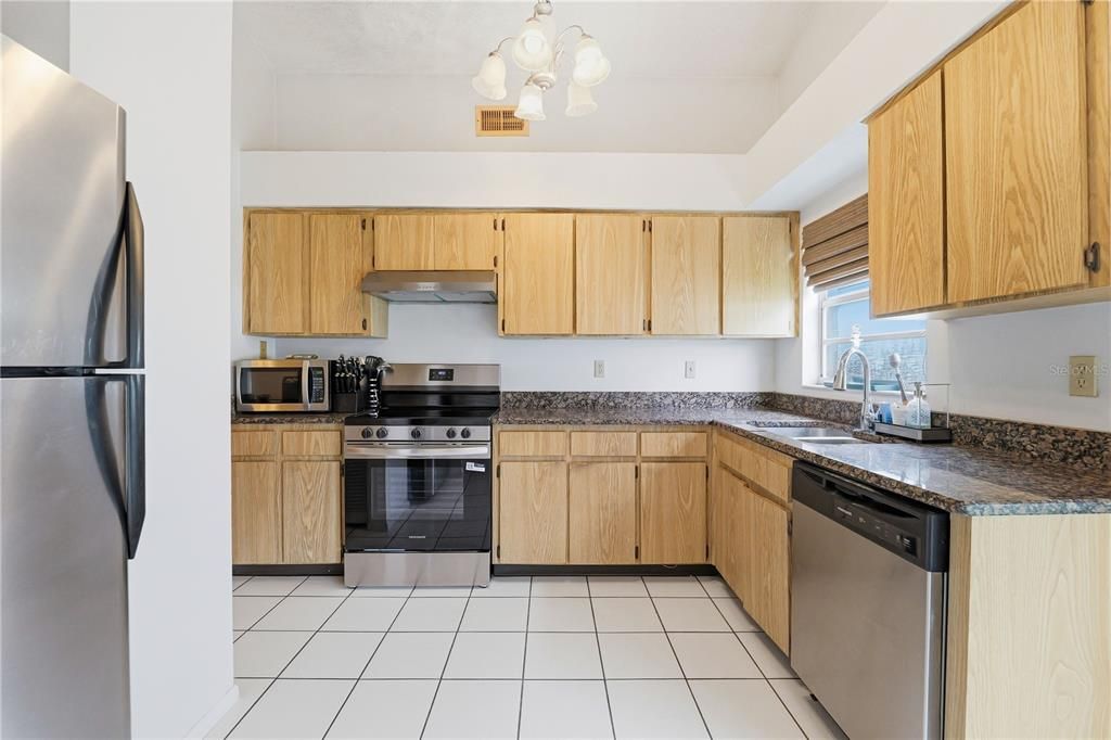 En Venta: $289,000 (3 camas, 2 baños, 1270 Pies cuadrados)