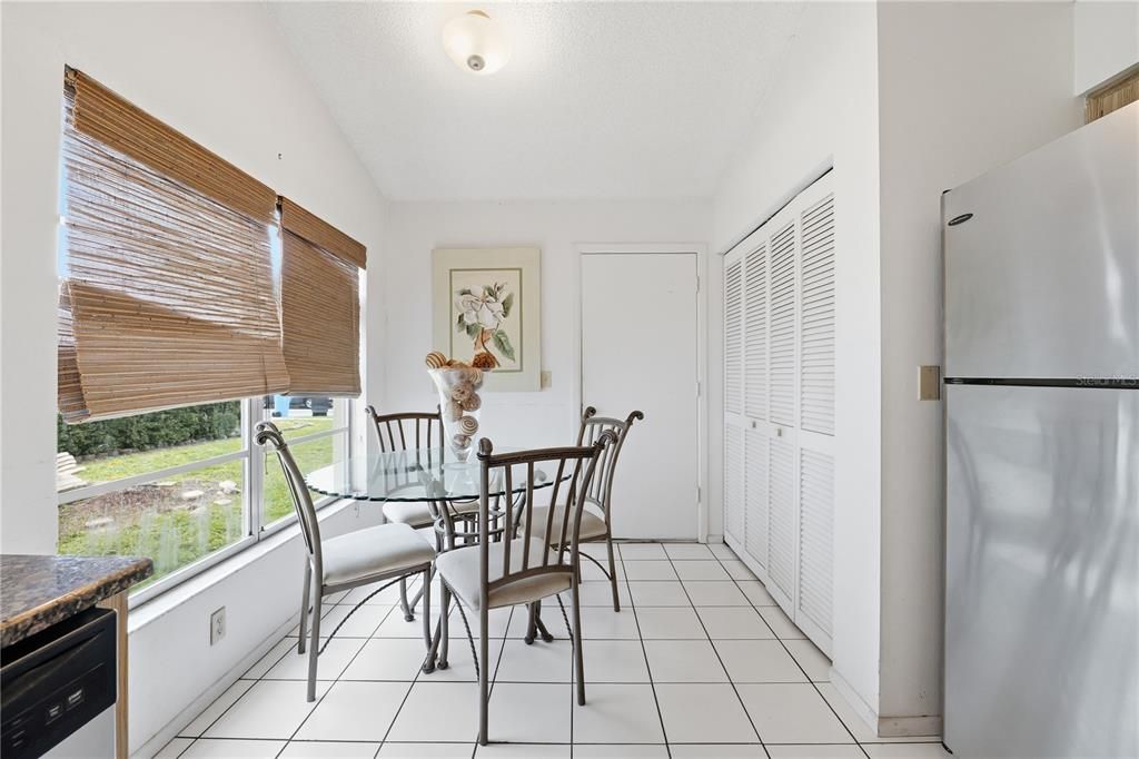 En Venta: $289,000 (3 camas, 2 baños, 1270 Pies cuadrados)