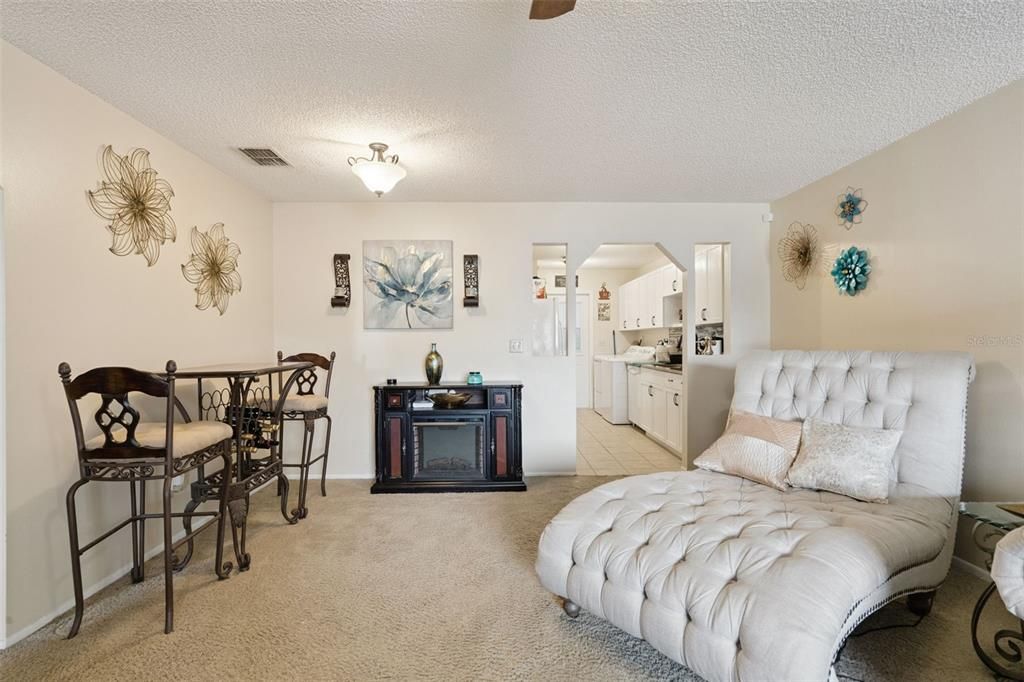 For Sale: $162,000 (3 beds, 2 baths, 1073 Square Feet)