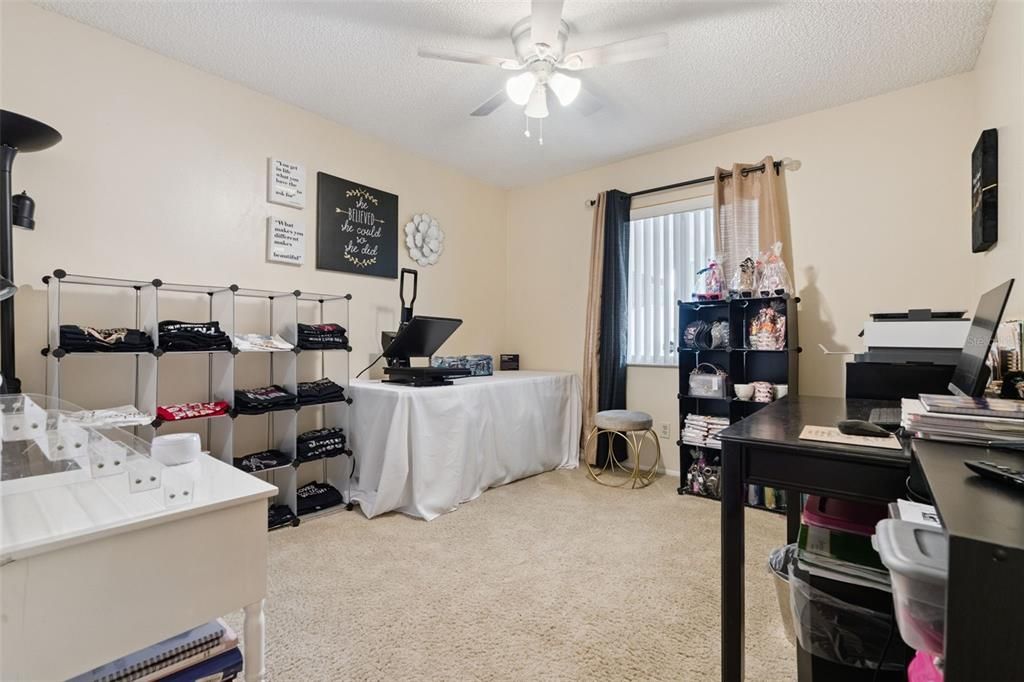 For Sale: $162,000 (3 beds, 2 baths, 1073 Square Feet)
