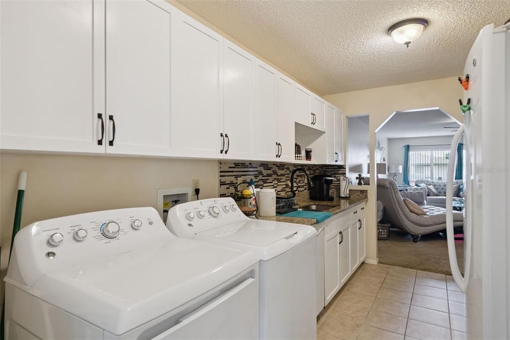 For Sale: $162,000 (3 beds, 2 baths, 1073 Square Feet)