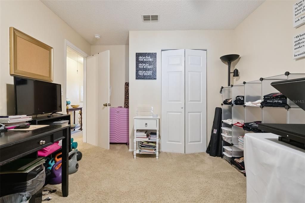 For Sale: $162,000 (3 beds, 2 baths, 1073 Square Feet)