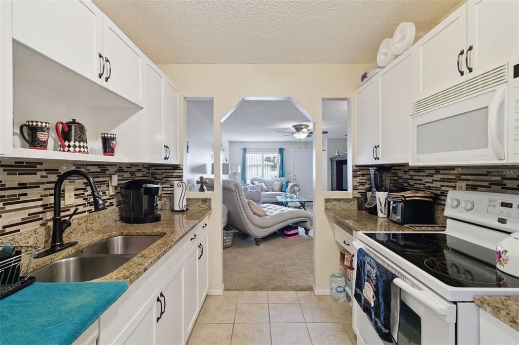 For Sale: $162,000 (3 beds, 2 baths, 1073 Square Feet)