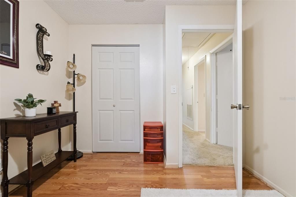 For Sale: $162,000 (3 beds, 2 baths, 1073 Square Feet)