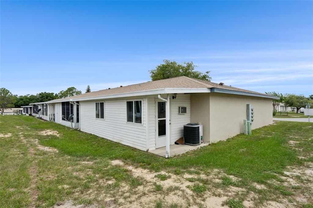 For Sale: $162,000 (3 beds, 2 baths, 1073 Square Feet)