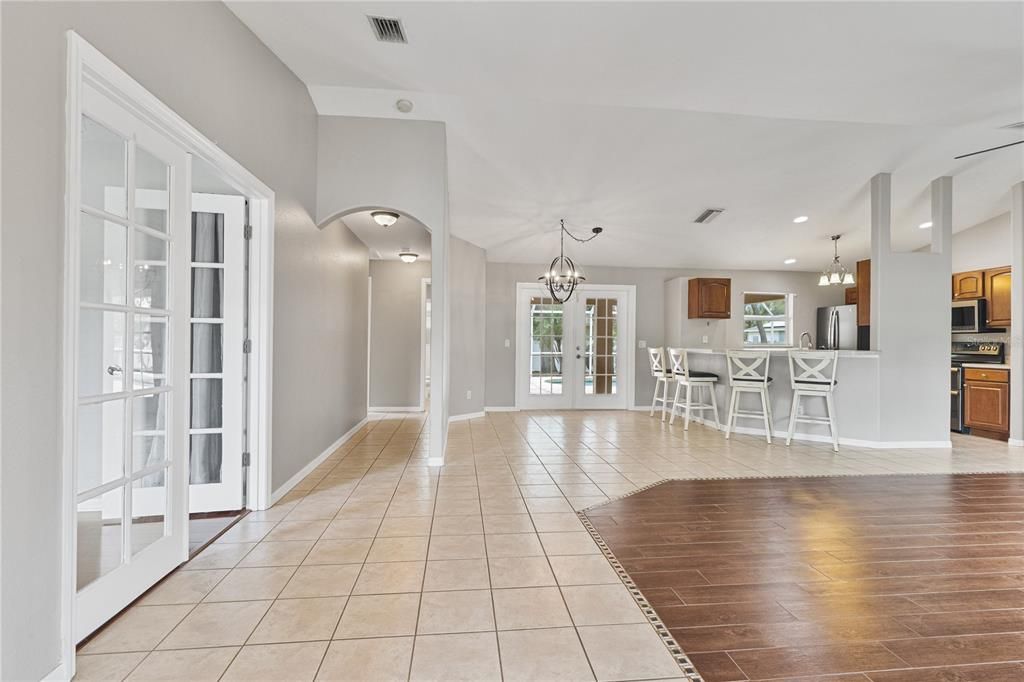 For Sale: $352,000 (3 beds, 2 baths, 1541 Square Feet)