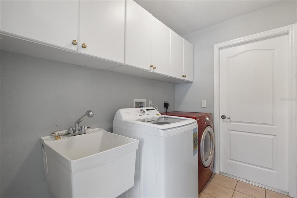 For Sale: $352,000 (3 beds, 2 baths, 1541 Square Feet)