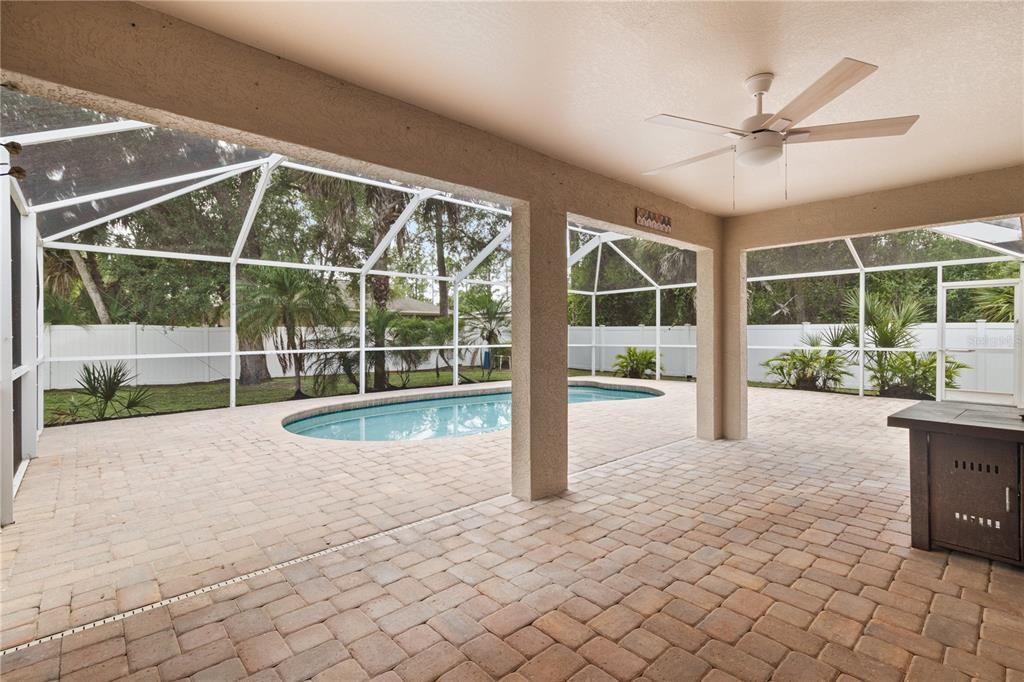 For Sale: $352,000 (3 beds, 2 baths, 1541 Square Feet)