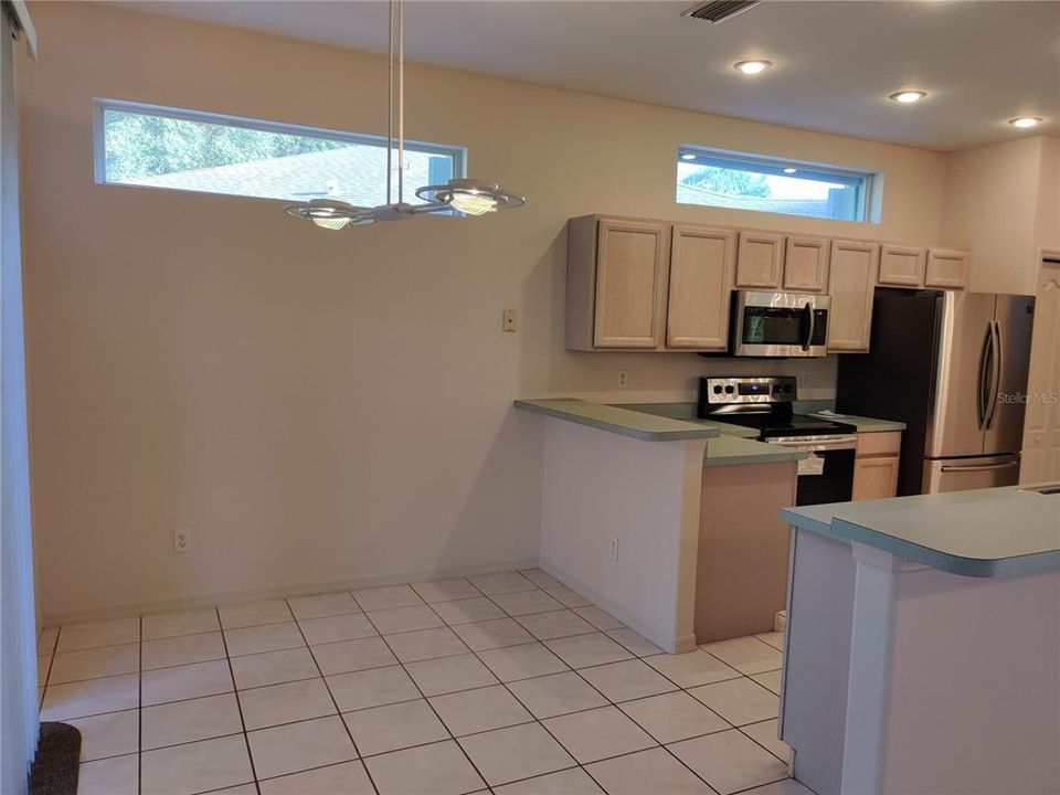 For Rent: $2,595 (2 beds, 2 baths, 1611 Square Feet)