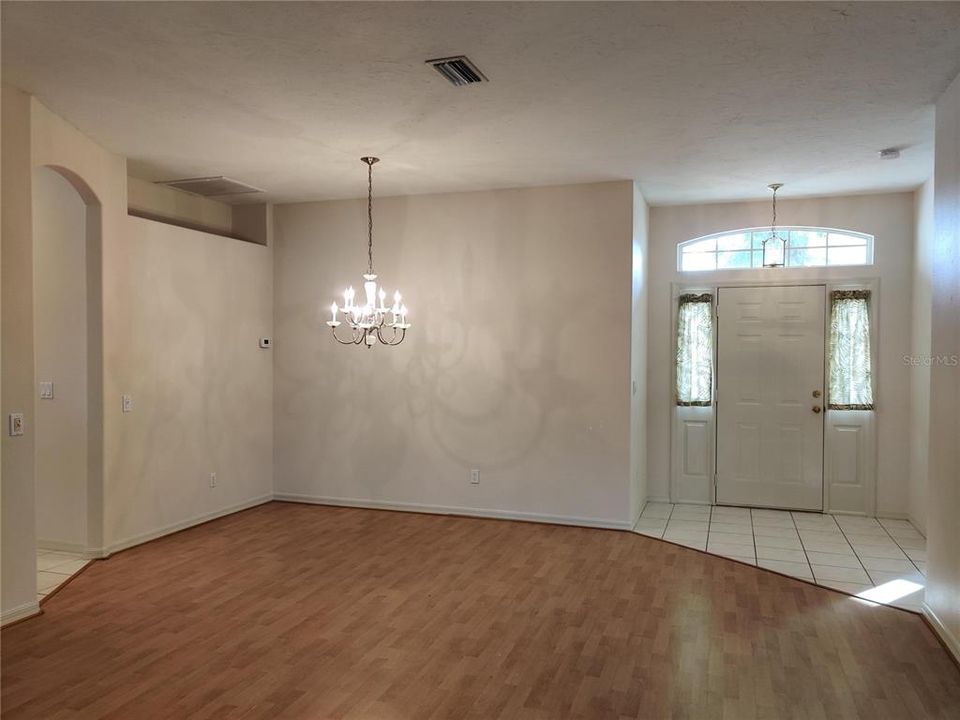 For Rent: $2,595 (2 beds, 2 baths, 1611 Square Feet)