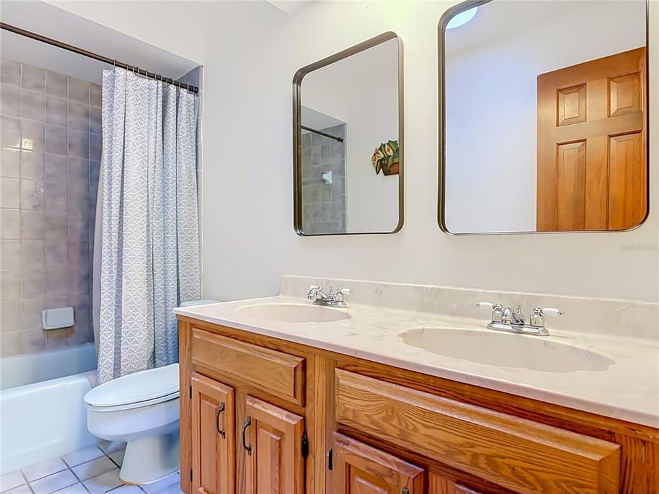 For Sale: $449,900 (4 beds, 2 baths, 2419 Square Feet)