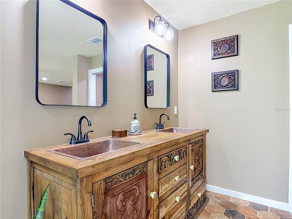 For Sale: $449,900 (4 beds, 2 baths, 2419 Square Feet)