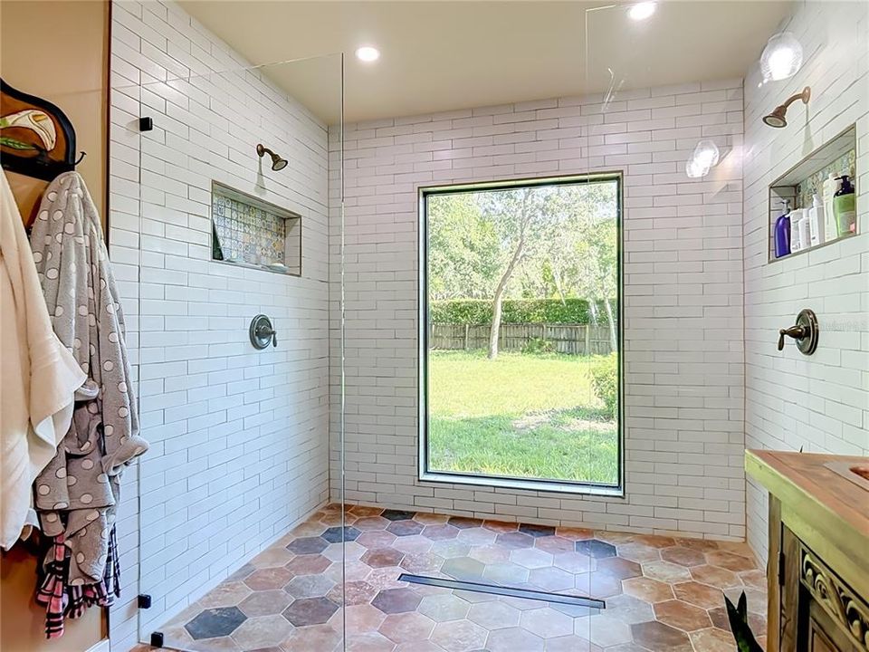 For Sale: $449,900 (4 beds, 2 baths, 2419 Square Feet)