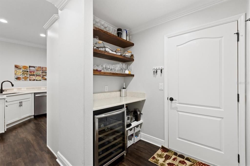 For Sale: $825,000 (3 beds, 2 baths, 2280 Square Feet)