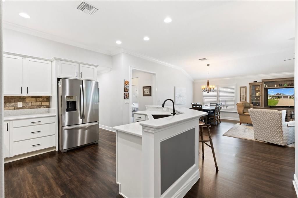 For Sale: $825,000 (3 beds, 2 baths, 2280 Square Feet)