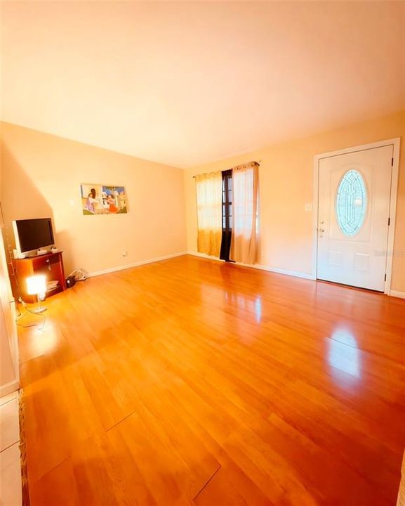 En Venta: $266,900 (3 camas, 2 baños, 1080 Pies cuadrados)