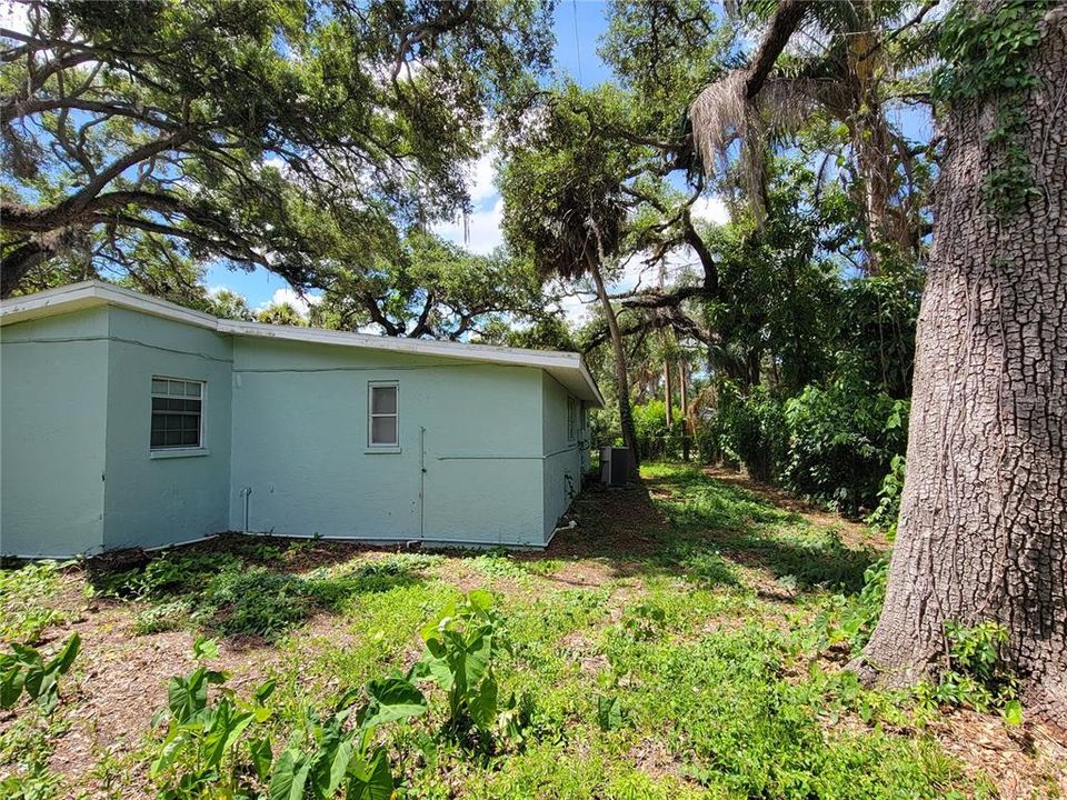 На продажу: $397,777 (5 спален, 2 ванн, 1836 Квадратных фут)