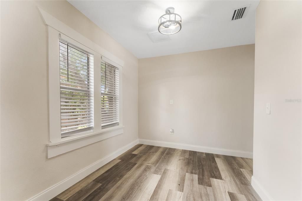En Venta: $269,000 (3 camas, 1 baños, 930 Pies cuadrados)