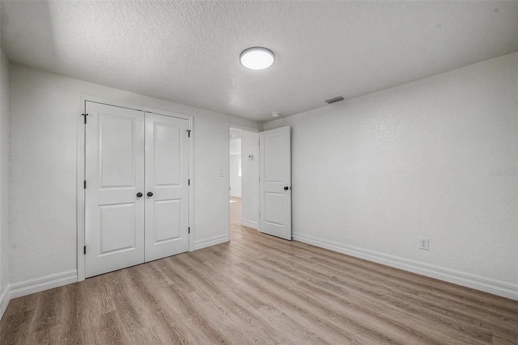 For Sale: $229,000 (3 beds, 1 baths, 1104 Square Feet)