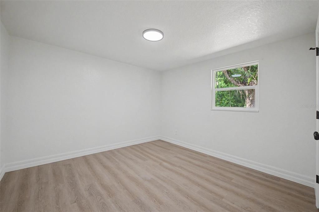 For Sale: $229,000 (3 beds, 1 baths, 1104 Square Feet)