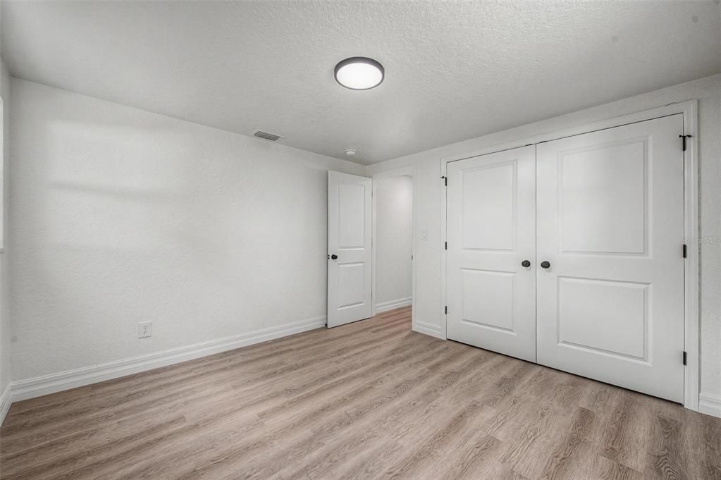 For Sale: $229,000 (3 beds, 1 baths, 1104 Square Feet)