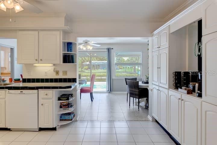 For Rent: $4,100 (3 beds, 2 baths, 1819 Square Feet)